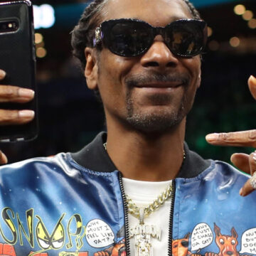 Snoop Dogg & Cozomo De Medici Invest in Rekt Guy NFT