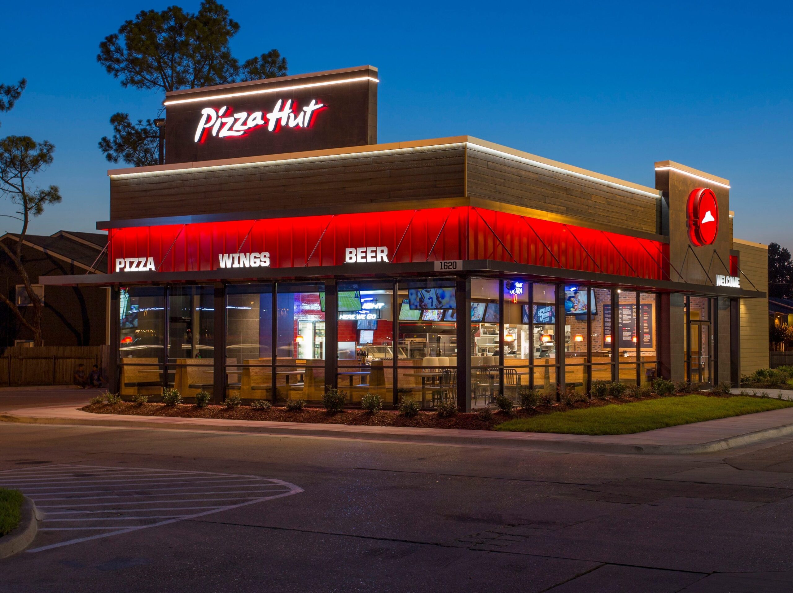 Outside of Pizza Hut