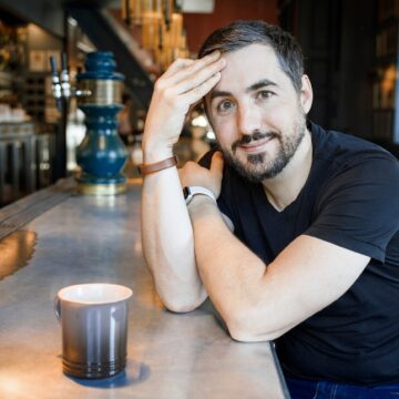 Kevin Rose, founder of Moonbirds, a set of owl images worth $165 million, lays out his investing strategy for digital art