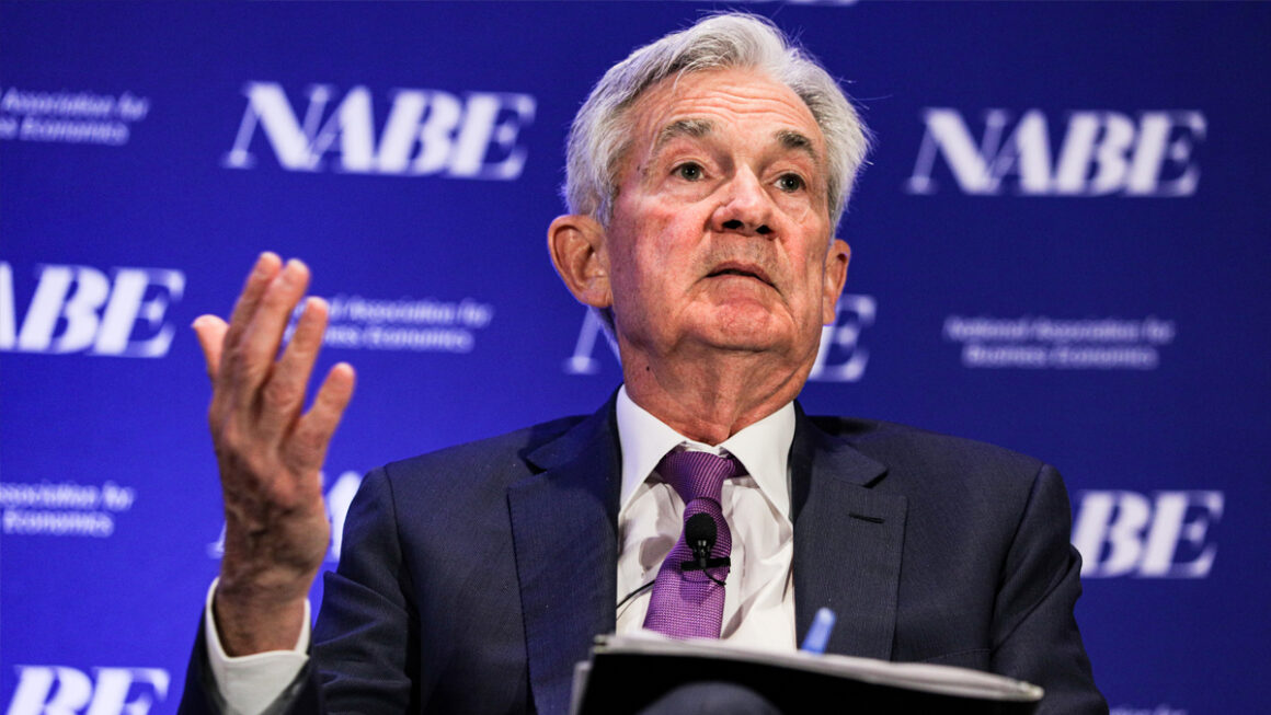 Fed Chairman: U.S. May Need Additional Crypto Regulation