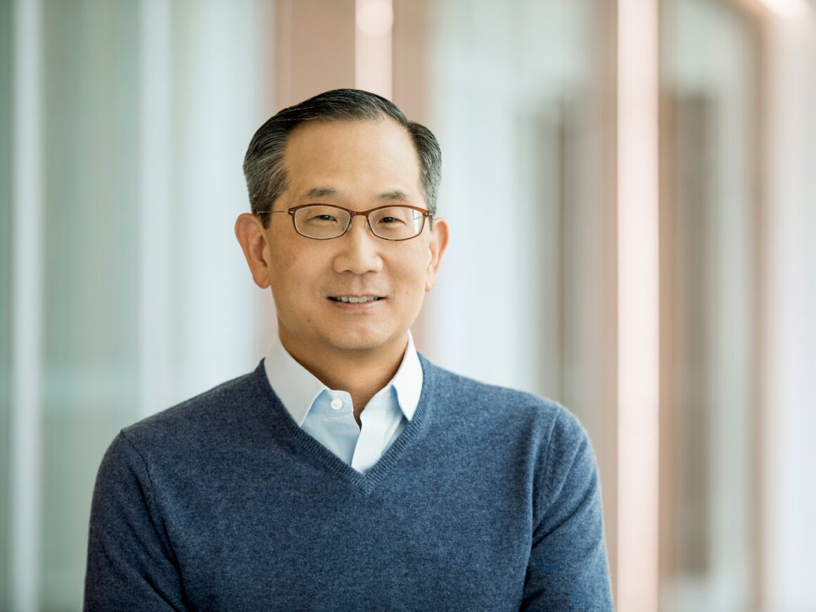 Kewsong Lee's decision to step down as Carlyle chief highlights the challenge private equity faces when transitioning from founders