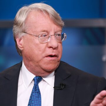 Short-seller Jim Chanos talks bitcoin, Tesla, AI, and the ‘dark side of finance’ in new interview. Here are the 4 best quotes.