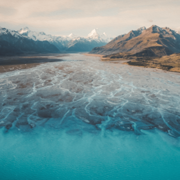 Earth in Frame: A World of Landscapes by Joanne Hollings