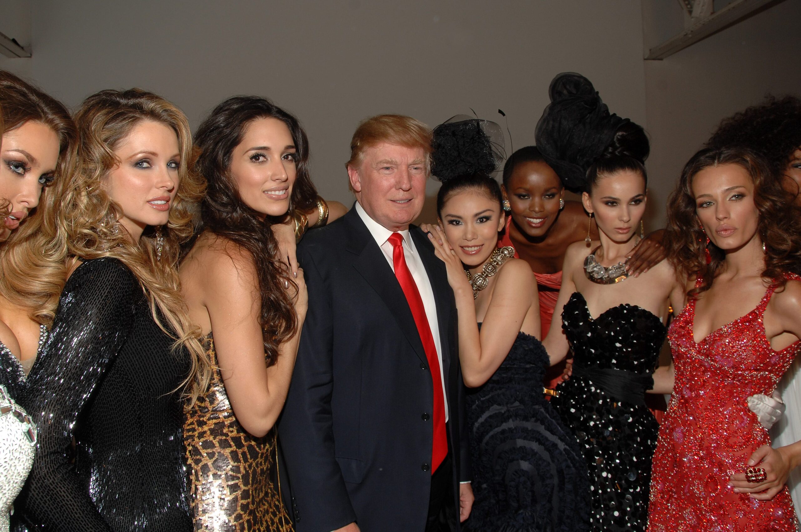 Donald Trump with Miss Universe contestants